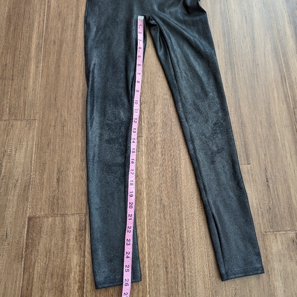 Spanx Faux Leather Black Leggings Size M - Picture 15 of 16